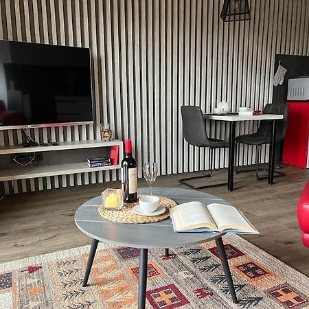 Byt V Blizkosti Centra A V Klidne Zone Tábor Esterno foto